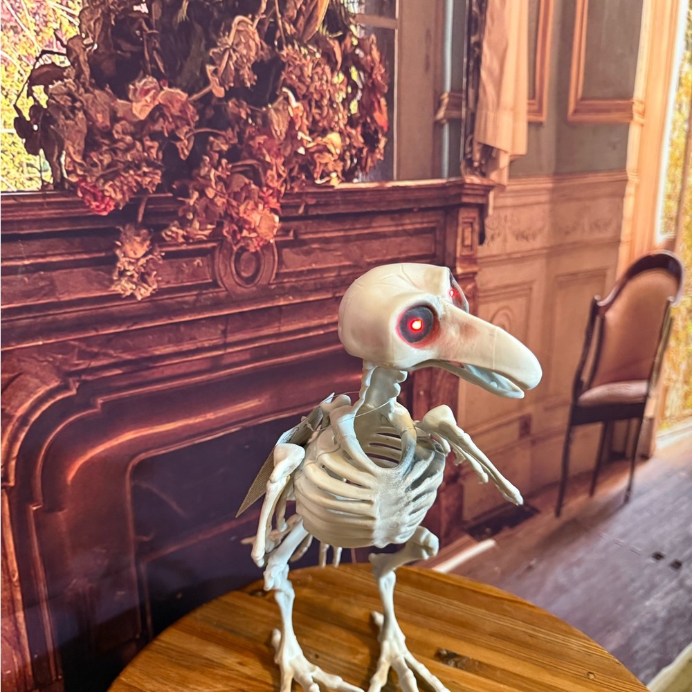 Skeleton Vulture Crow Halloween Bird Decor with Red Eyes Decor Party Craft NWT - Picture 4 of 17